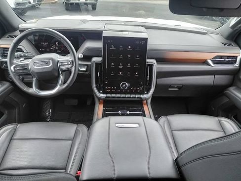 Used 2025 GMC Yukon Denali AWD/4WD image 19