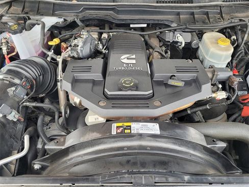 Used 2015 RAM 2500 Laramie w/ Cold Weather Group image 24