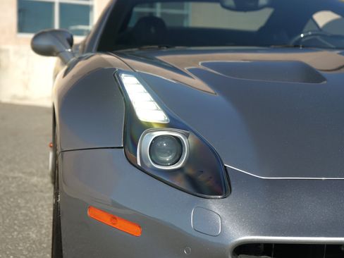 Used 2017 Ferrari California T RWD image 10