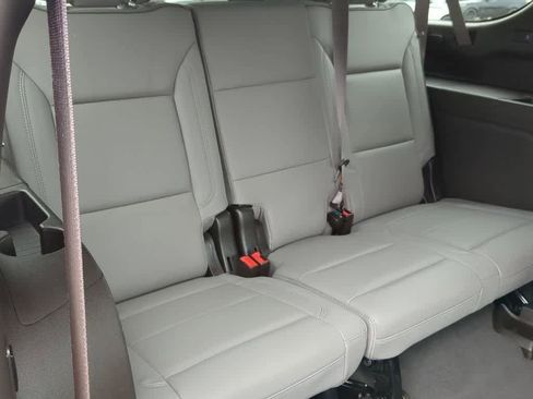 Used 2023 GMC Yukon XL SLT w/ SLT Luxury Package image 21