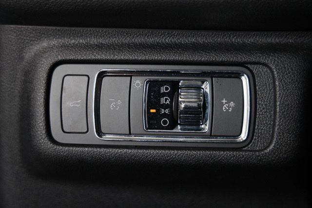 Used 2023 Lincoln Corsair Reserve w/ Equipment Group 202A AWD/4WD image 23