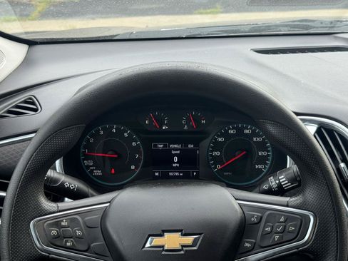 Used 2021 Chevrolet Malibu LT FWD image 21