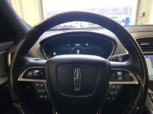 Used 2019 Lincoln Nautilus Select image 29