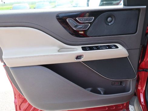 Used 2020 Lincoln Aviator Reserve w/ Equipment Group 201A AWD/4WD image 12