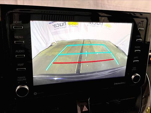 Used 2021 Toyota Corolla LE image 19