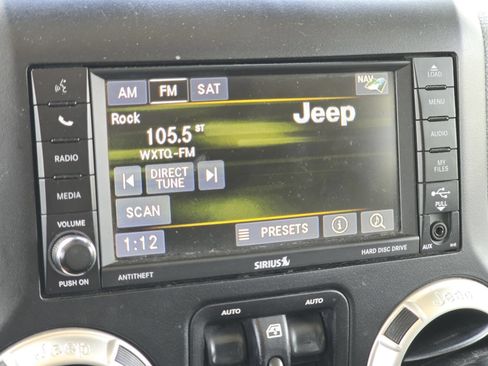 Used 2016 Jeep Wrangler Unlimited Rubicon AWD/4WD image 29