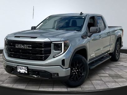 Used 2025 GMC Sierra 1500 Elevation w/ LPO, Elevation Black Package