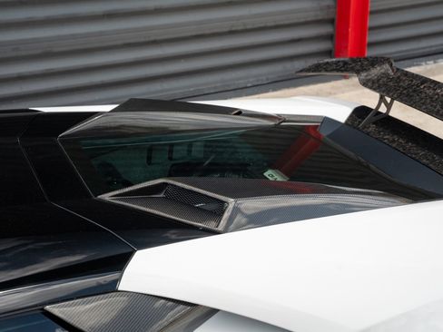 Used 2015 Lamborghini Huracan LP 610-4 AWD/4WD image 17