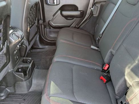 Used 2022 Jeep Wrangler Unlimited Rubicon AWD/4WD image 26