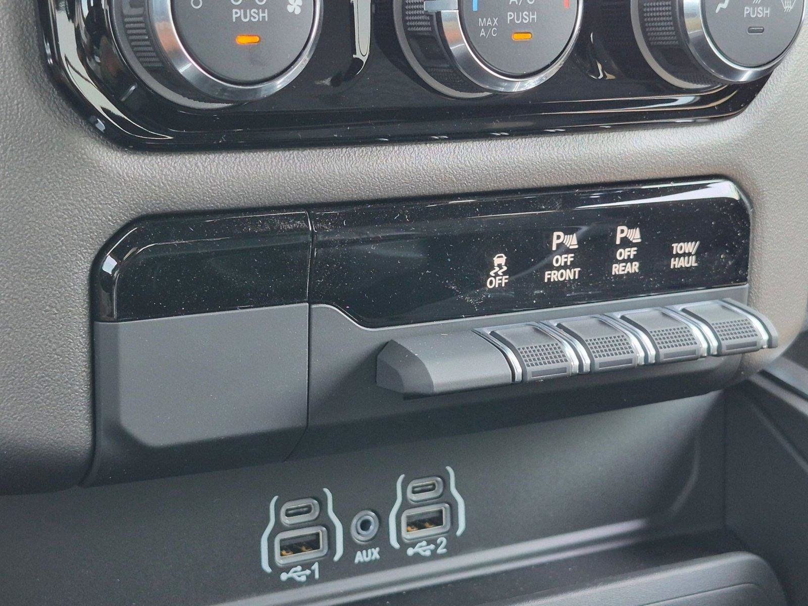 New 2026 RAM 1500 Express AWD/4WD image 14