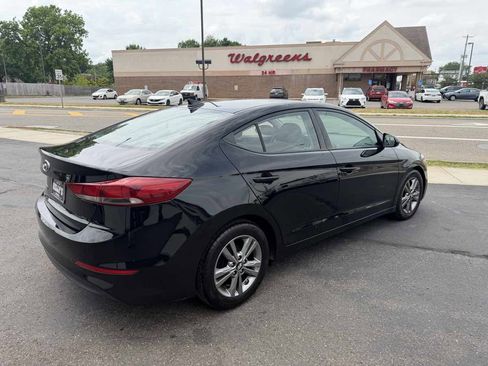 Used 2017 Hyundai Elantra SE FWD image 5