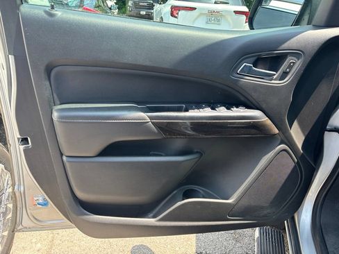 Used 2017 GMC Canyon SLE AWD/4WD image 9