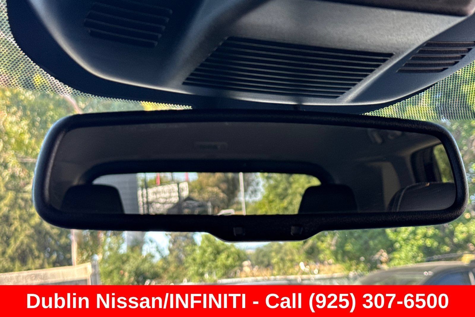 Used 2024 Nissan Rogue SL AWD/4WD image 26