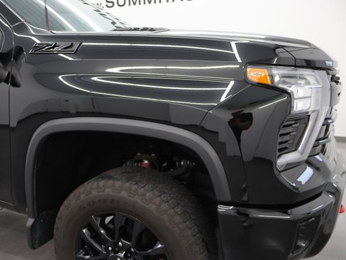 Used 2025 Chevrolet Silverado 2500 LT w/ Trail Boss Package AWD/4WD image 29