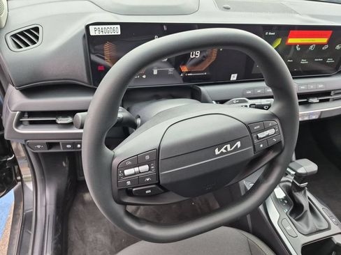 New 2026 Kia K4 FWD image 11