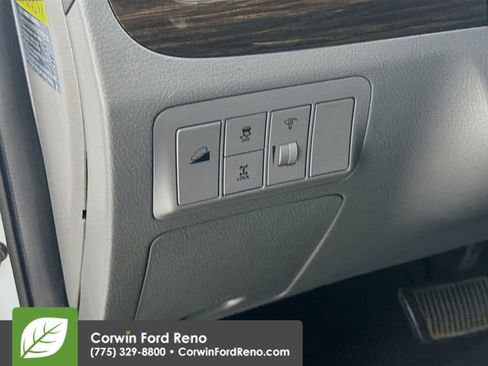 Used 2012 Hyundai Santa Fe GLS image 10