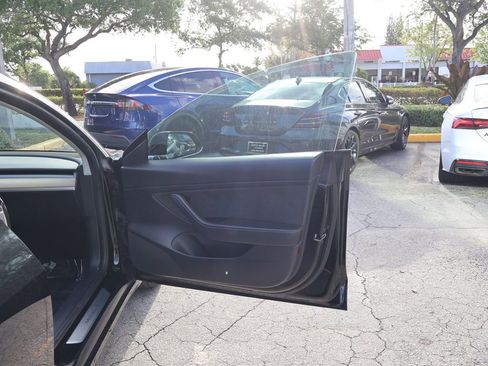 Used 2020 Tesla Model 3 Standard Range Plus RWD image 23