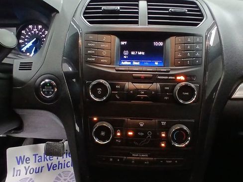 Used 2019 Ford Explorer XLT AWD/4WD image 20