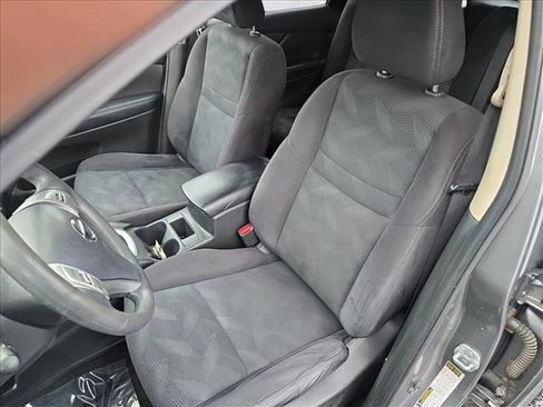 Used 2016 Nissan Rogue SV image 14