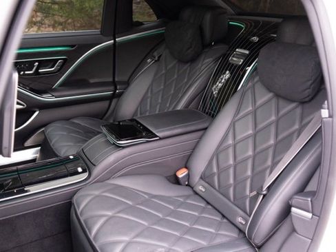 Used 2023 Mercedes-Benz Maybach S 580 4MATIC image 37