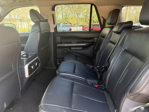 Used 2024 Ford Expedition Max XLT image 13