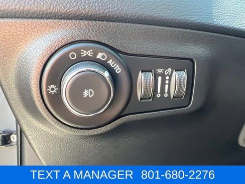 Used 2020 Jeep Compass Trailhawk AWD/4WD image 18