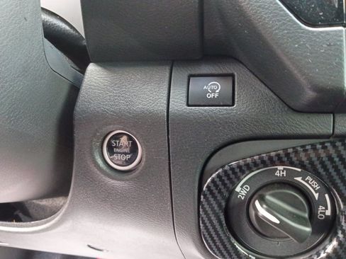 Used 2025 Nissan Frontier PRO-4X w/ Pro Convenience Package AWD/4WD image 20