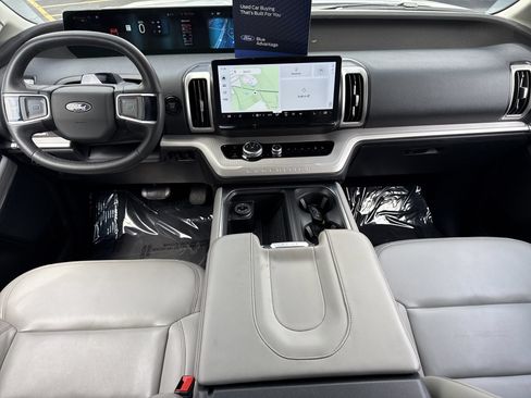 Certified 2025 Ford Expedition Active AWD/4WD image 2