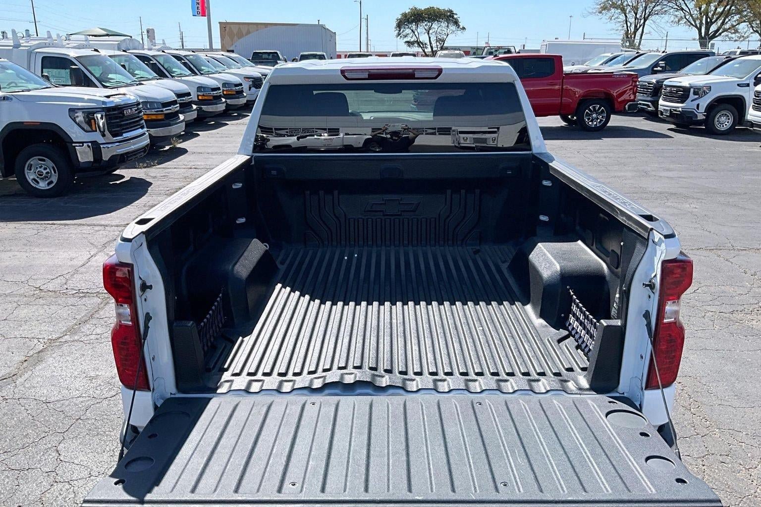 Used 2024 Chevrolet Silverado 1500 LT AWD/4WD image 4