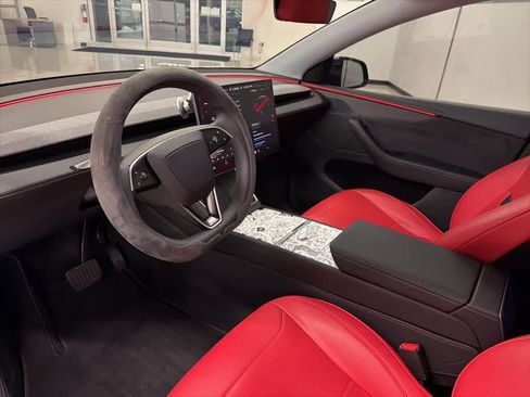 Used 2026 Tesla Model Y AWD image 21