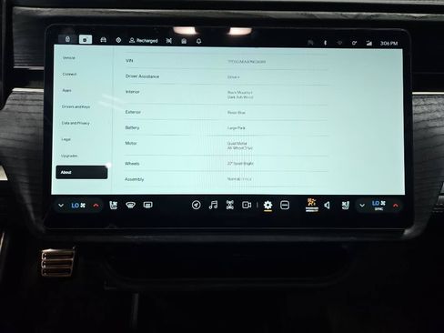 Used 2023 Rivian R1S Adventure AWD/4WD image 16
