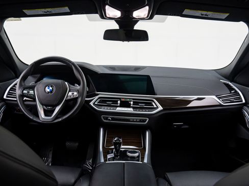 Used 2023 BMW X6 xDrive40i w/ Climate Comfort Package image 10