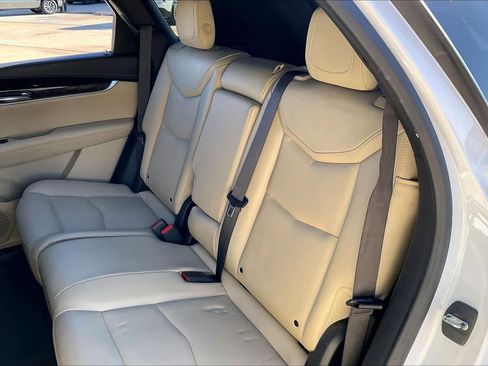 Used 2017 Cadillac XT5 FWD image 20