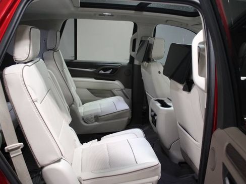 Used 2021 GMC Yukon Denali w/ Denali Ultimate Package AWD/4WD image 32