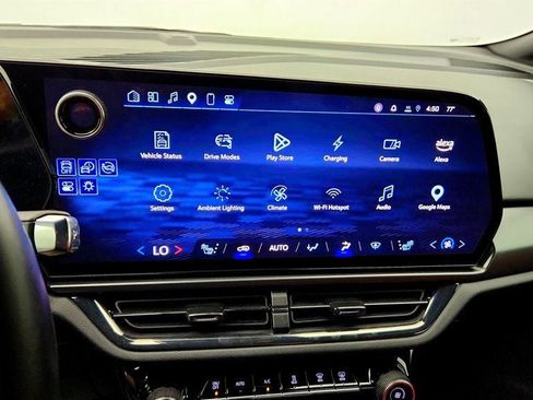 Used 2025 Chevrolet Equinox EV RS FWD image 16
