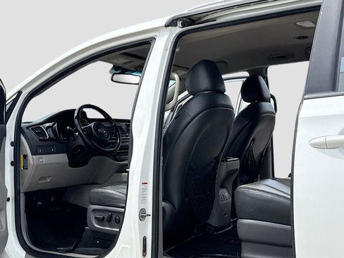 Used 2015 Kia Sedona EX FWD image 6