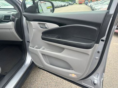 Used 2017 Honda Pilot Touring image 10