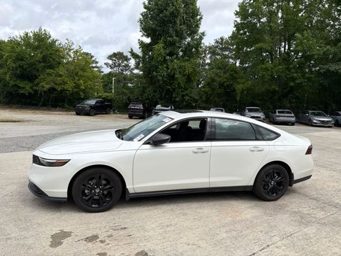 Used 2025 Honda Accord SE image 7