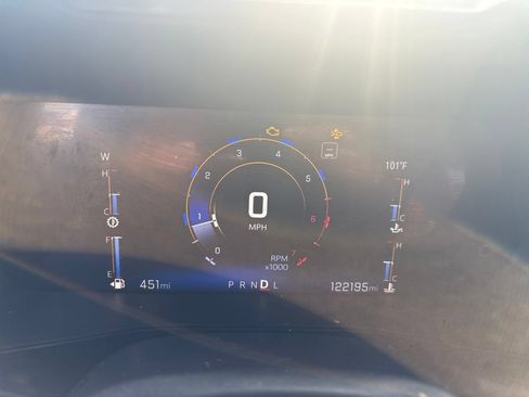 Used 2023 Chevrolet Colorado LT w/ LT Convenience Package RWD image 9
