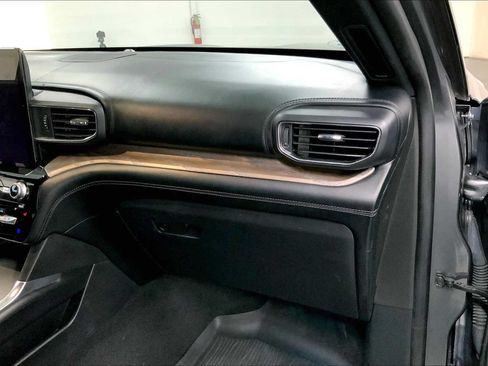 Used 2021 Ford Explorer Platinum w/ Equipment Group 601A AWD/4WD image 14
