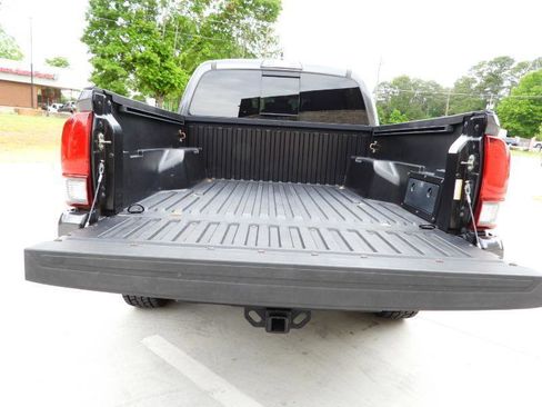 Used 2019 Toyota Tacoma SR5 RWD image 36
