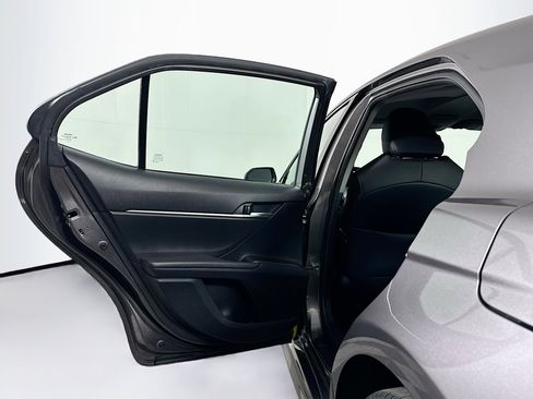 Used 2023 Toyota Camry SE image 25