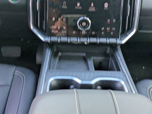 Used 2026 GMC Acadia Elevation w/ Elevation Premium Package FWD image 19