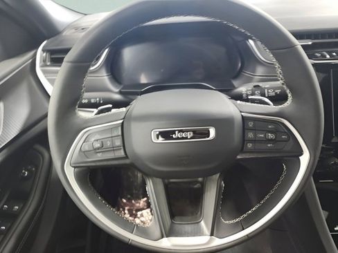 Used 2025 Jeep Grand Cherokee L Altitude image 29