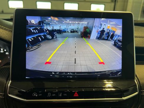 Used 2022 Jeep Compass Altitude w/ Sun and Sound Group image 23