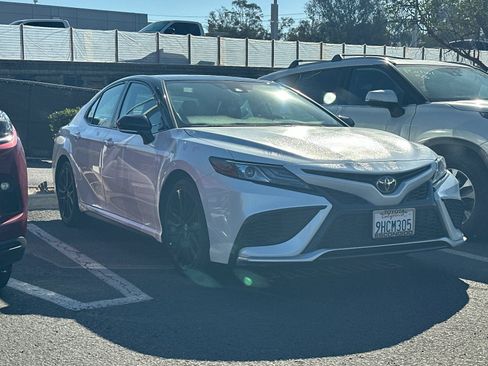 Used 2023 Toyota Camry XSE FWD image 2