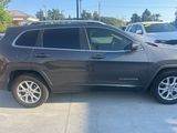 Used 2017 Jeep Cherokee Latitude image 5