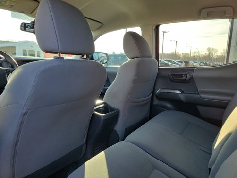 Used 2017 Toyota Tacoma SR5 image 14