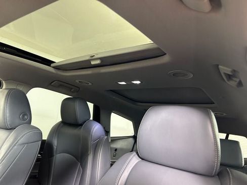 Used 2020 Buick Enclave Essence w/ Sound and Sites Package FWD image 13