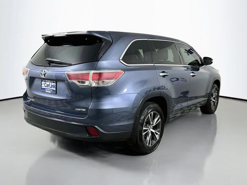 Used 2017 Toyota Highlander Plus FWD image 8